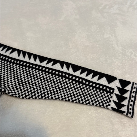 Nina Leonard Black and White Geometric Print Fit & Flare Sweater Dress NWT - Picture 14 of 15